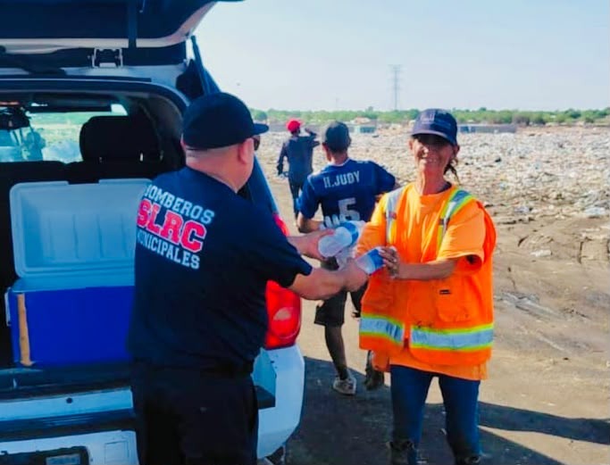 Aguas con el Calor: Lleva 30 Ayuntamiento hidratación a distintas colonias de San Luis Río Colorado